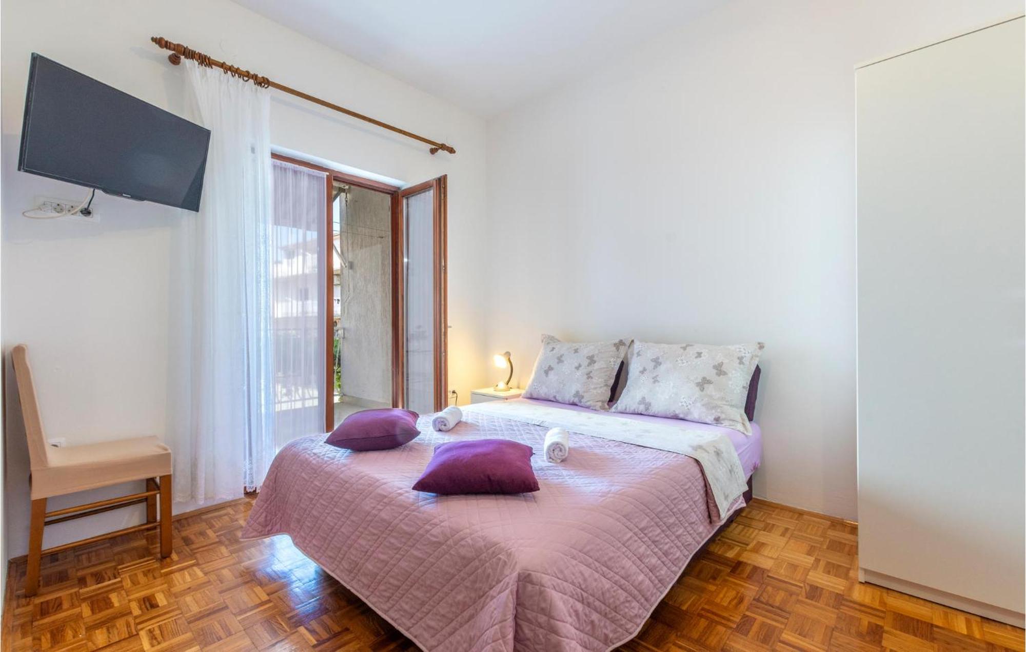 Lovely Apartment In Stobrec With Wifi Split Bagian luar foto
