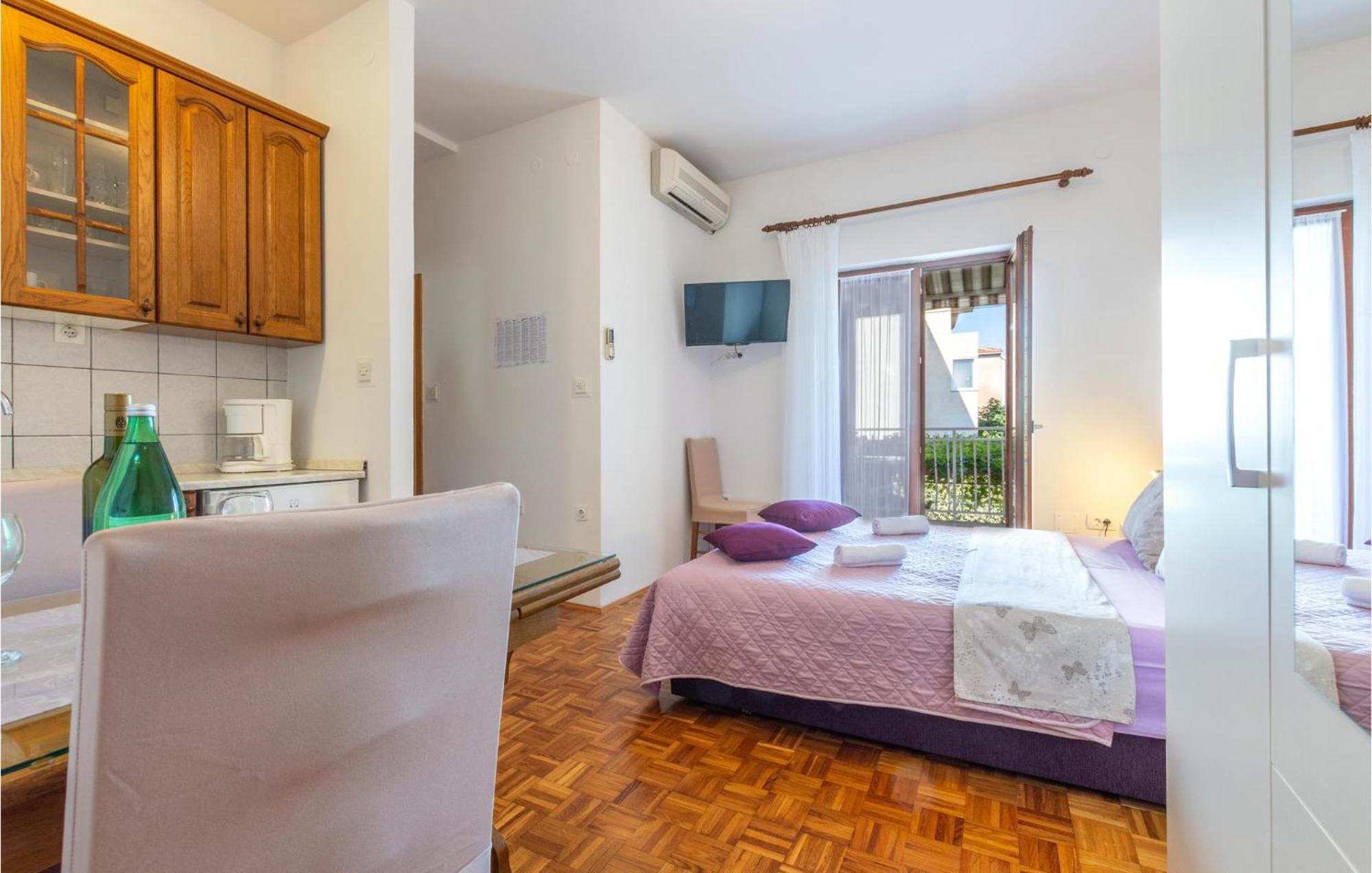 Lovely Apartment In Stobrec With Wifi Split Bagian luar foto