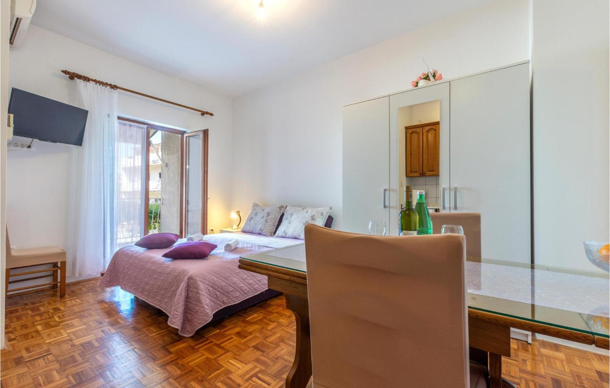 Lovely Apartment In Stobrec With Wifi Split Bagian luar foto